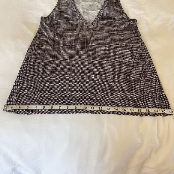 JOIE Black and White Soft V Neck Tank Top - XS - Picture 8 of 11